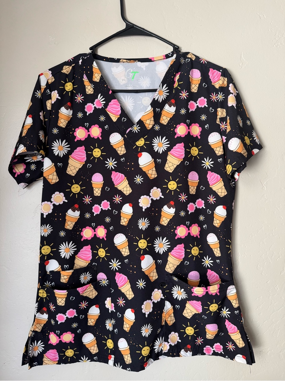 Ice Cream Print Scrub Top - Black & Pink